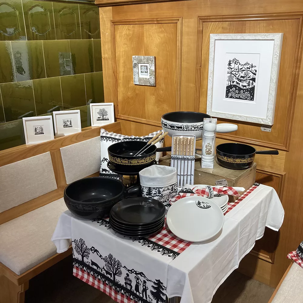 scherenschnitt-geschenkartikel im laden haus schererei