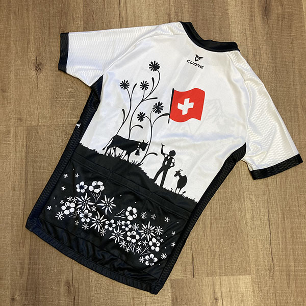 Velotricot_Alpenleben_2.jpg