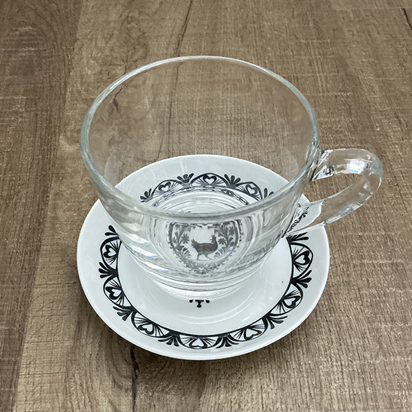 Teeglas_mit_Unterteller_1.jpg